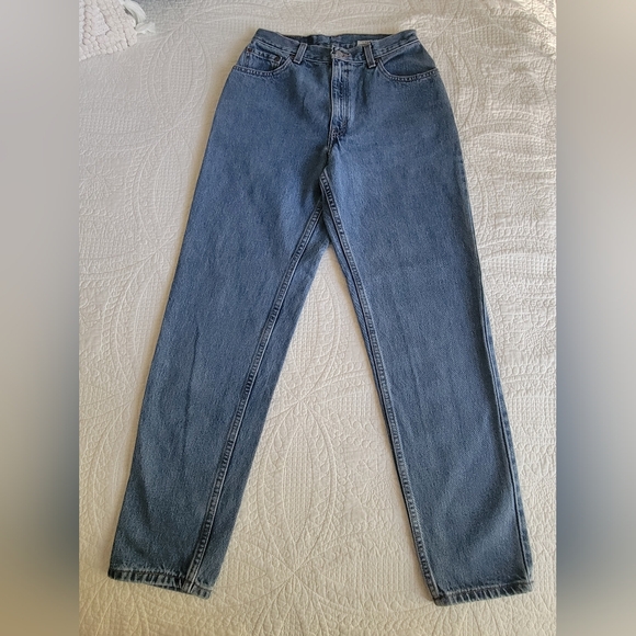 90s Vintage Levis 550 Relaxed Tapered Mom Jean - Picture 5 of 11